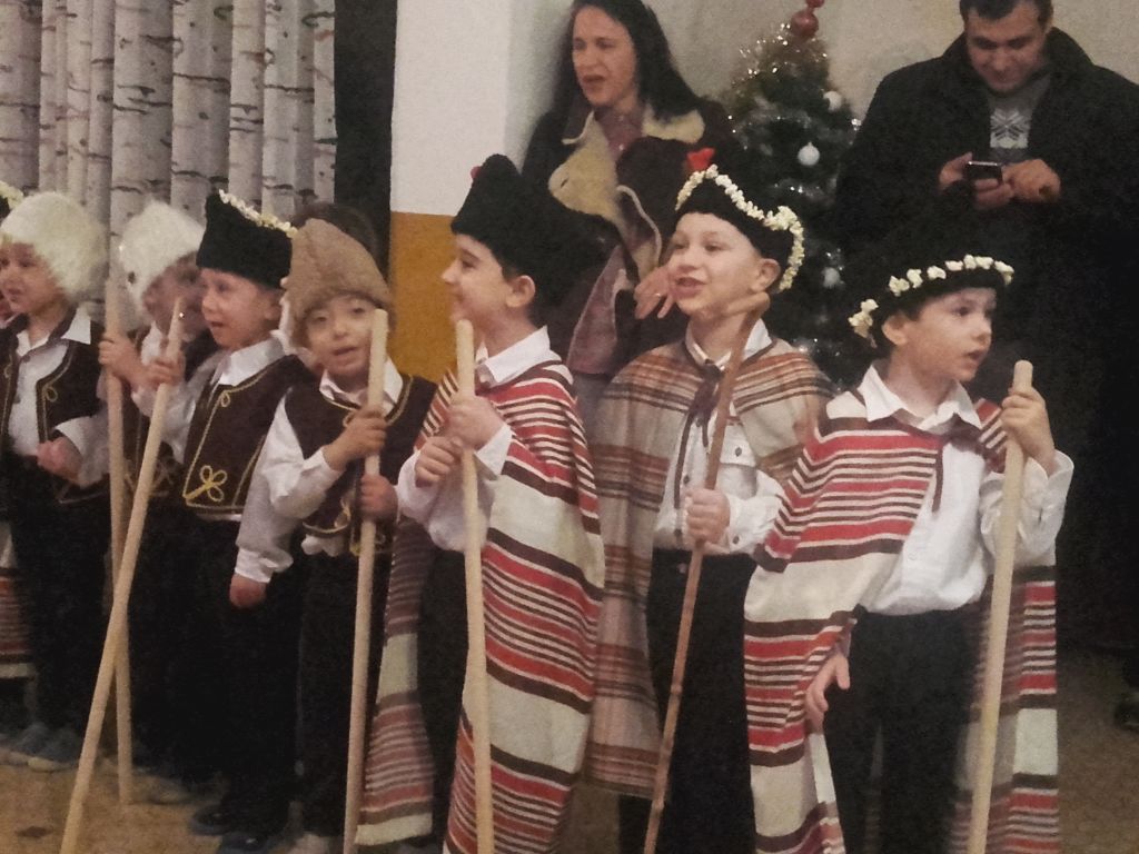 Коледно тържество - ДГ 16 Роза - Казанлък